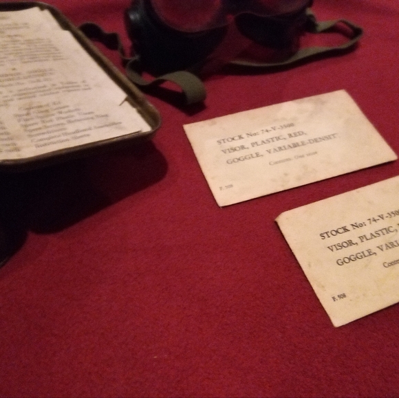 RARE **9/10 - Red quinoline cyanin dye Goggles Nightmare Vision Demon-Sight WW2 - Picture 5 of 9